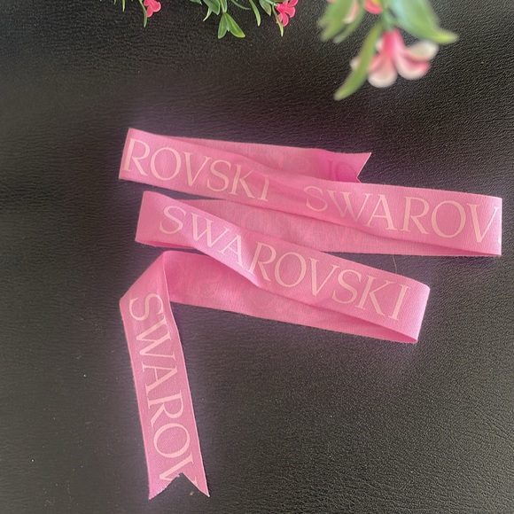 Swarovski Pink Ribbon - Picture 1 of 4